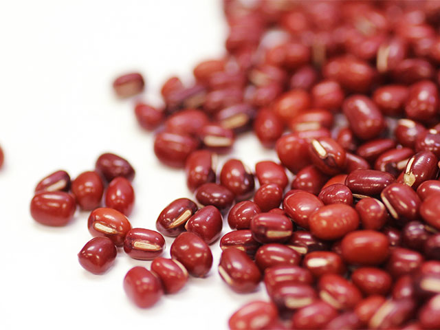 小豆を洗う（洗浄）